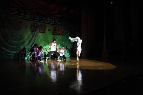 http://news.gzhnc.edu.cn/_mediafile/news/2013/06/17/3kgyvmrcfk.jpg